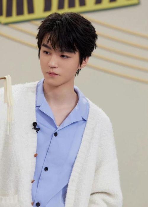 吃瓜娱乐圈男艺人是谁,揭秘“吃瓜娱乐圈男艺人”之谜  第3张 吃瓜娱乐圈男艺人是谁,揭秘“吃瓜娱乐圈男艺人”之谜  第3张